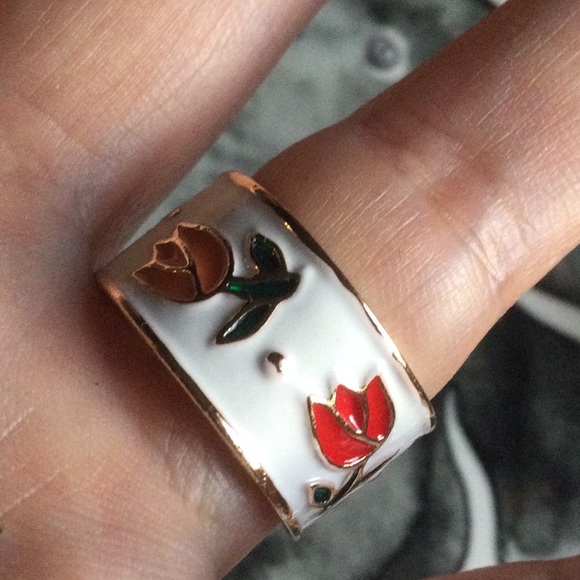 NEW Enamel Tulip Infinity Ring - Picture 5 of 9